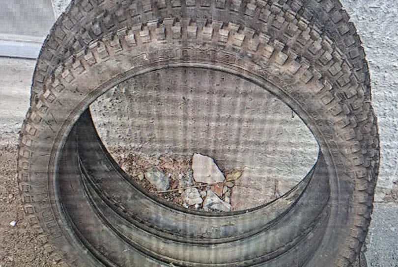 4 pneumatici 2.50 X 19 Pirelli Trial, Gebraucht Kostenlose Kleinanzeigen in der Schweiz