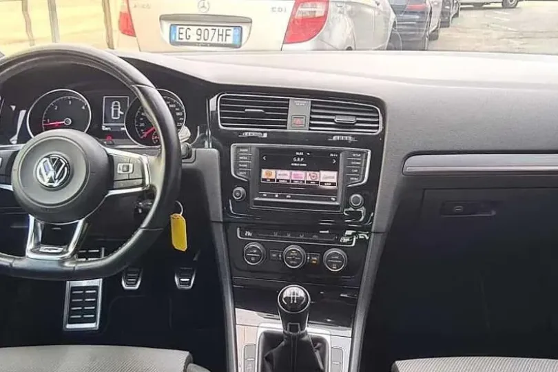 Volkswagen Golf 1.6 R line , Usato, Svizzera, Chiasso