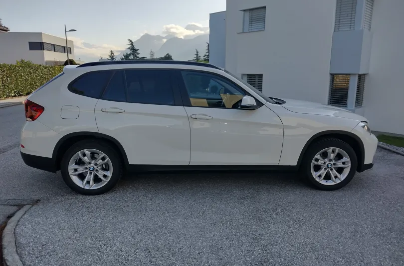 Voiture de tourisme , Usato, Svizzera, Saint-Leonard