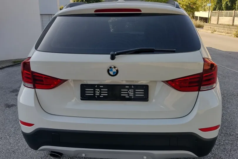 Voiture de tourisme , Usato, Svizzera, Saint-Leonard