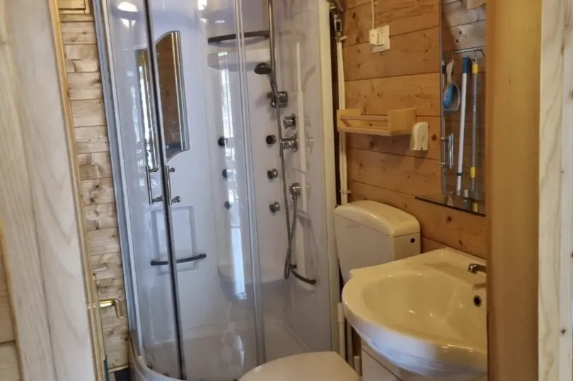 Chalet direkt am luganersee Italien - zu verkaufen, Svizzera, Lugano