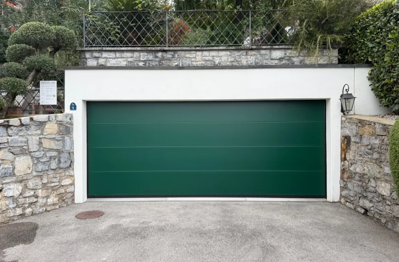 Porta garage sezionale Normstahl, Svizzera, Lugano
