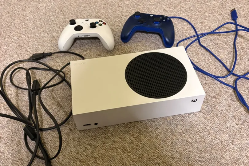 Xbox Series S 512GB + 2 Controller + Kabel – sehr , Suisse, St. Gallen