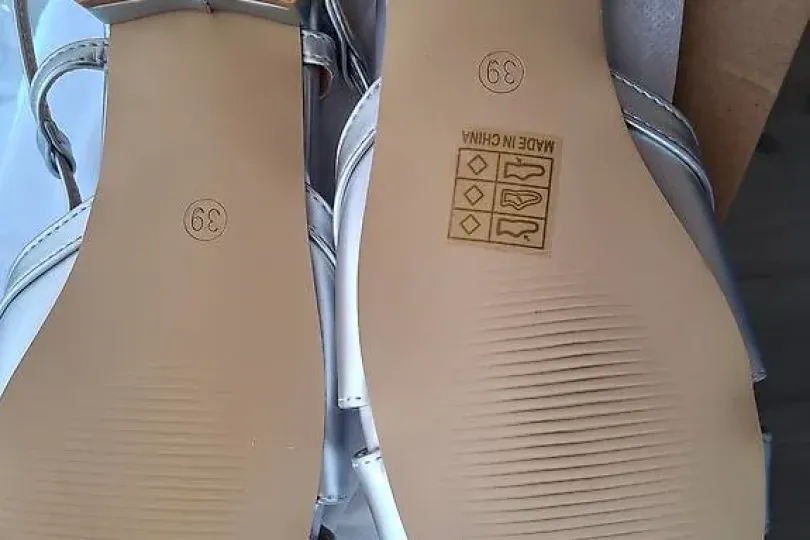 Sandales couleur argentée, taille 38.5, NEW, Switzerland