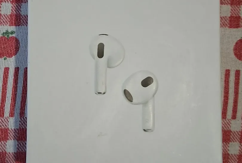 AirPods Gen 3 MagSafe, Schweiz, Faido