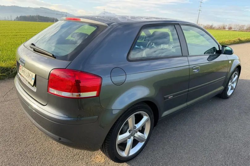 AUDI A3 2.0 Turbo FSI Ambiente quattro, Usagé, Suisse, Hunenberg