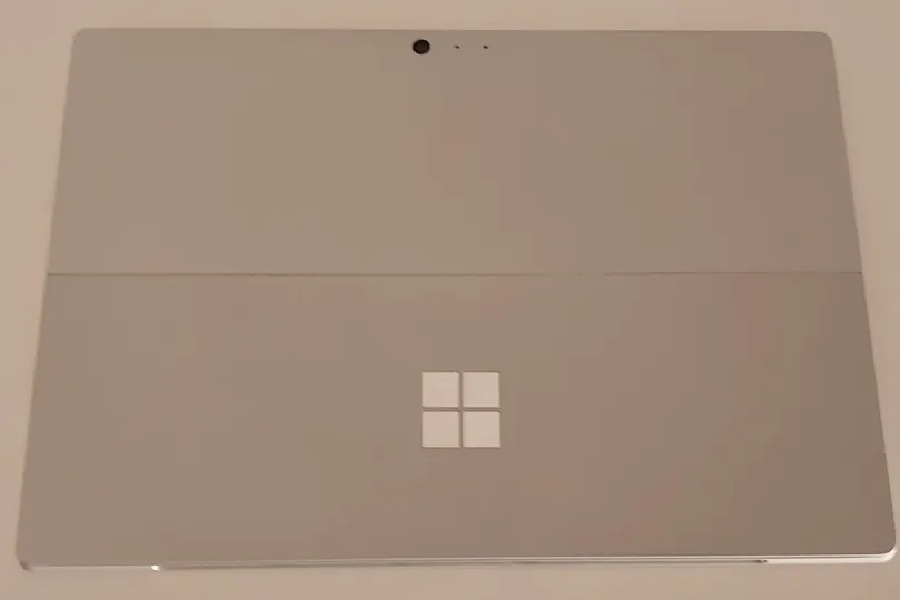 Tablette Microsoft Surface Pro 4 i5 128 Go SSD Win, Switzerland, Geneva