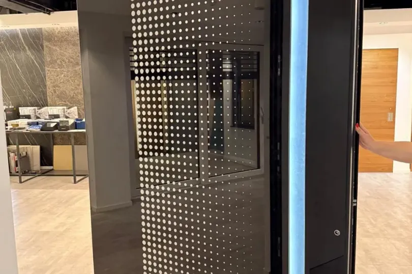 Pivot-Tür 265 cm × 173 cm, Laufen