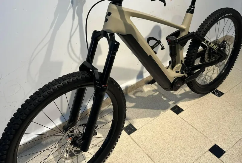 CUBE STEREO HYBRID 160 HPC SL 750 27.5 DESERT'N'BL, Suisse, Adlikon