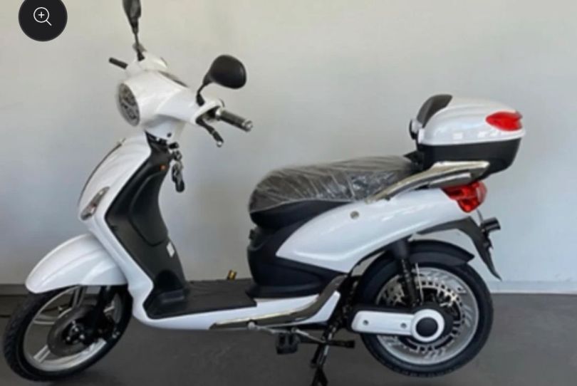 Scooter elettrico senza patente, Usagé, Suisse, Cureglia