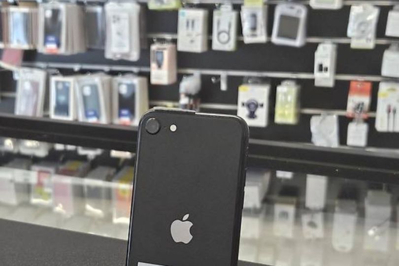 Iphone SE 2022 Garanzia n.596-1, Switzerland, Vezia Free classified ads in Switzerland