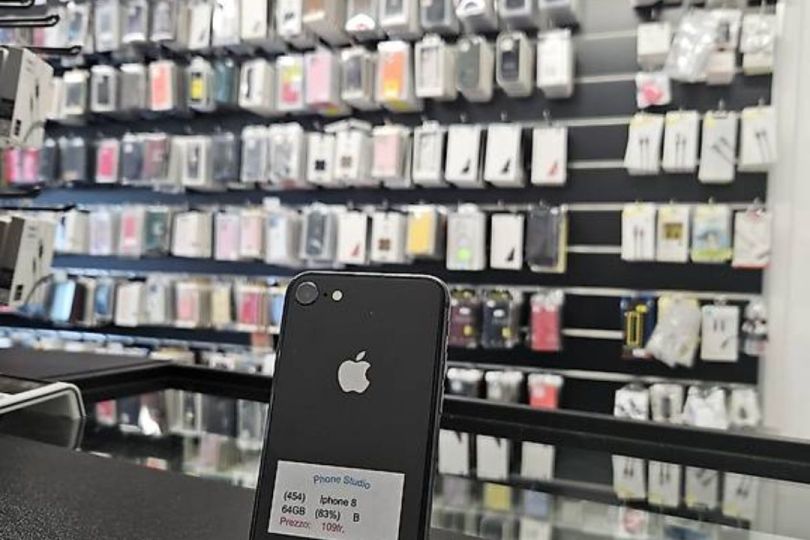 Iphone 8 64GB Garanzia n.454, Vezia Annunci gratuiti in Svizzera