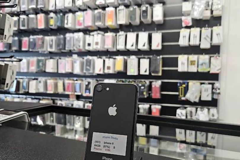 Iphone 8 64GB Garanzia n.451, Vezia Annunci gratuiti in Svizzera