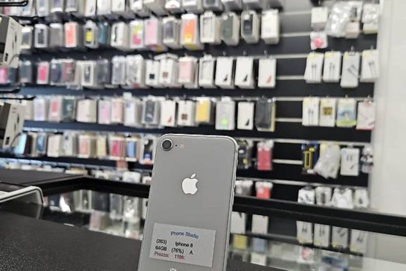 Iphone 8 64GB Garanzia n.263, Vezia Annunci gratuiti in Svizzera