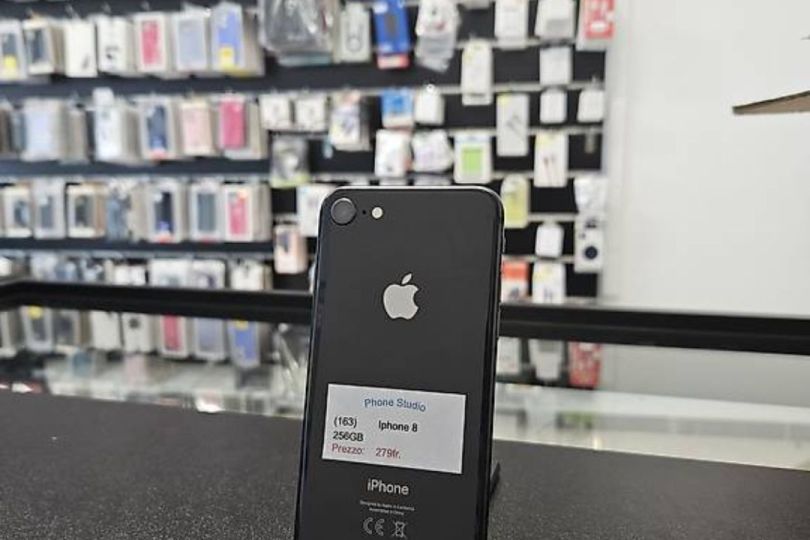 Iphone 8 256GB Garanzia n.164, Vezia Annunci gratuiti in Svizzera