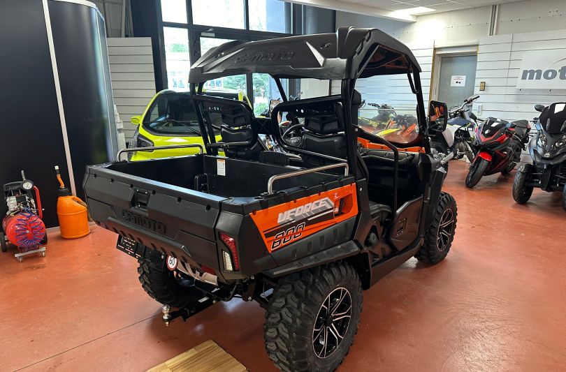 CF MOTO UForce 800 EPS 4x4, Usato, Svizzera, Manno