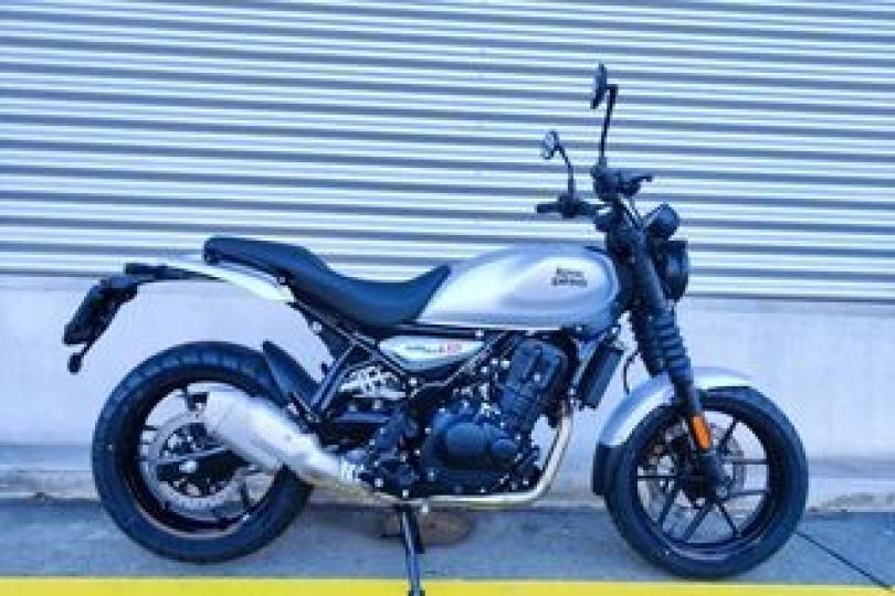 Moto Royal Enfield Guerrilla 450 Garanzia 48 Mesi, Camorino, Svizzera