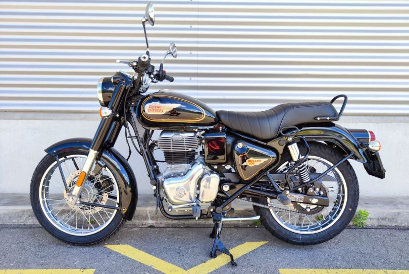 Moto Royal Enfield Bullet 350, Camorino, Svizzera