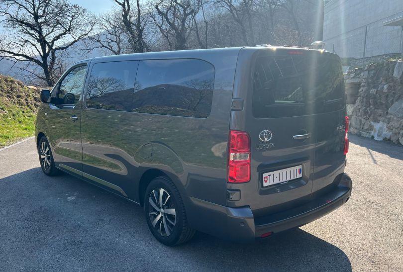 Noleggio Toyota Proace Verso, Svizzera, Mezzovico, 135,00 CHF