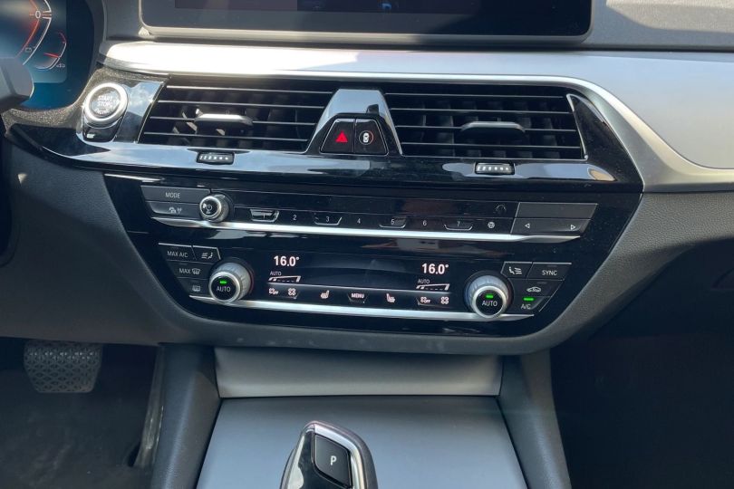 BMW 520d xDrive 48V Touring Steptronic, Usagé