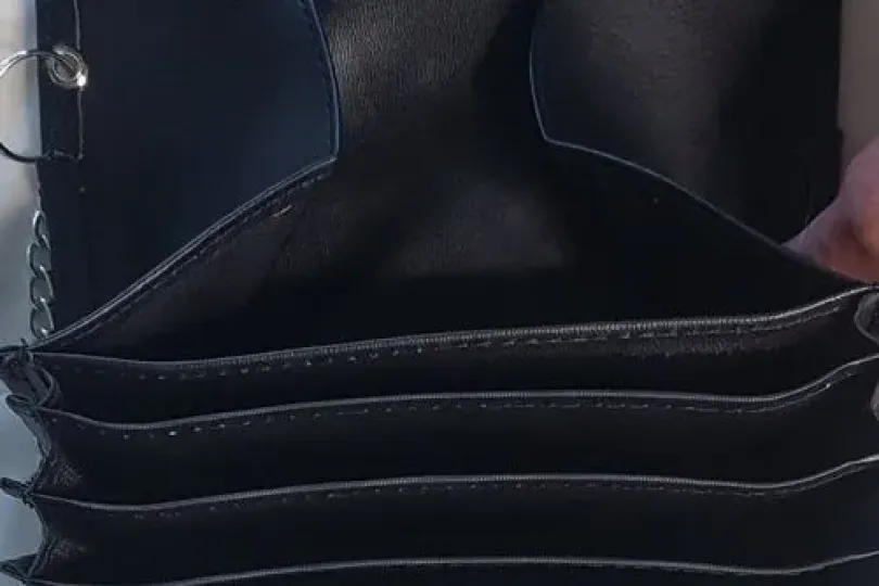 Portafoglio da servizio con supporto e catena , Switzerland, Figino