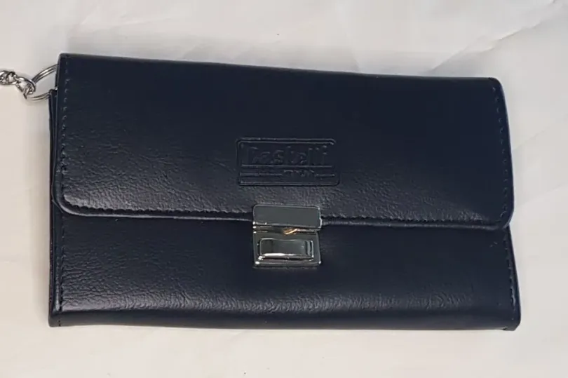 Portafoglio da servizio con supporto e catena , Switzerland, Figino