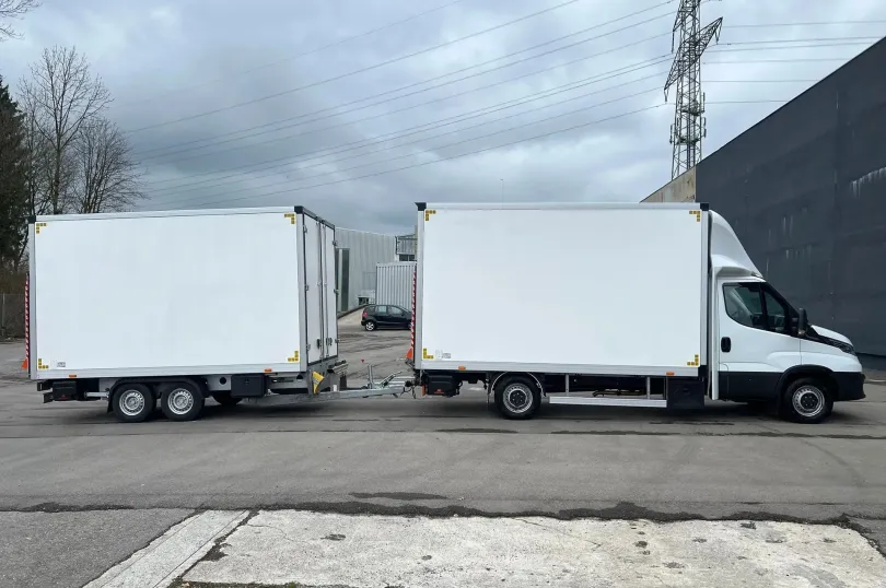 ACKERMANN 3.5T Kasten mit Hebebühne und Durchlades, Usato, Svizzera, Hunenberg