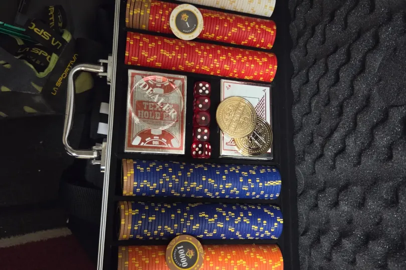 Malette de poker , Suisse, Martigny-Ville Petites annonces gratuites en Suisse