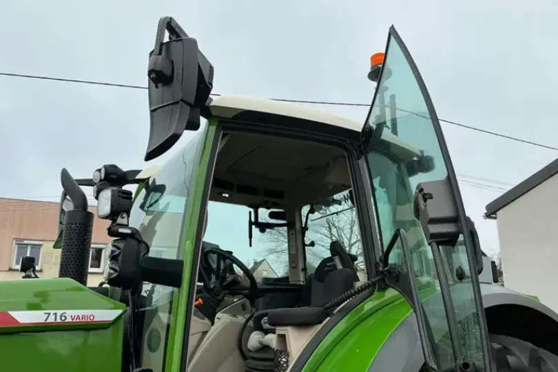 Tracteur Fendt 715, Usato, Svizzera, Bern
