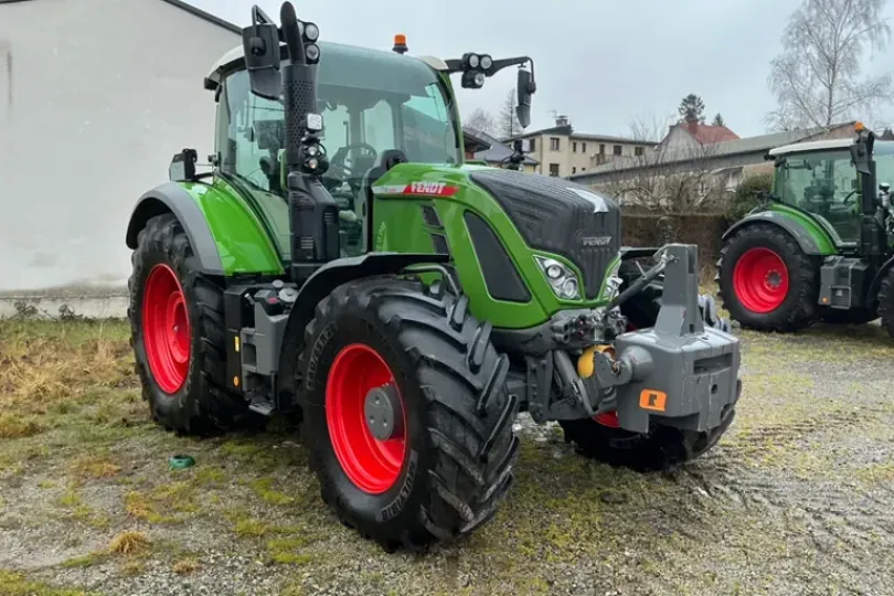Tracteur Fendt 715, Usato, Svizzera, Bern