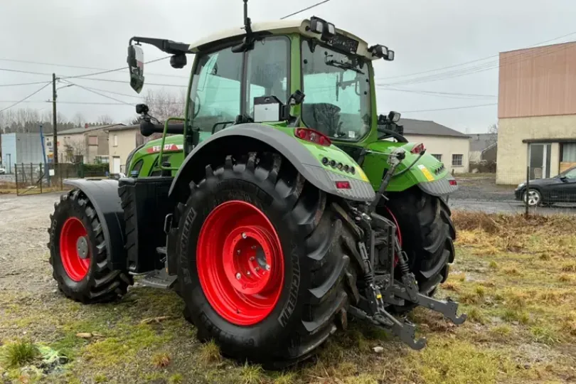 Tracteur Fendt 715, Usato, Svizzera, Bern