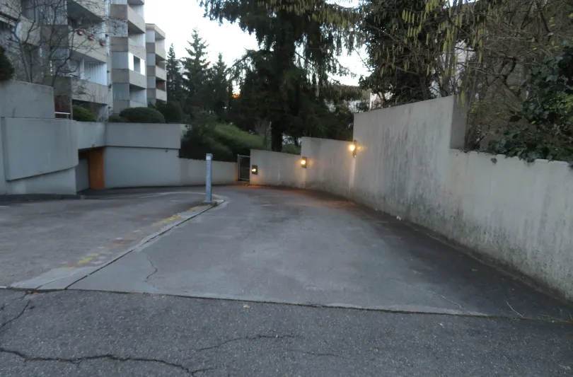 Parkplatz 95 mit optionaler E-Ladestation, Svizzera