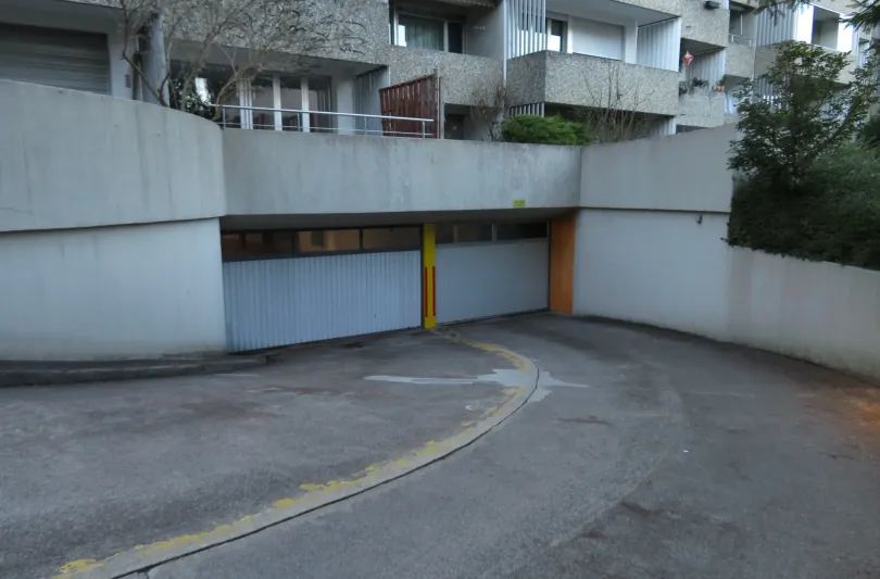 Parkplatz 95 mit optionaler E-Ladestation, Svizzera