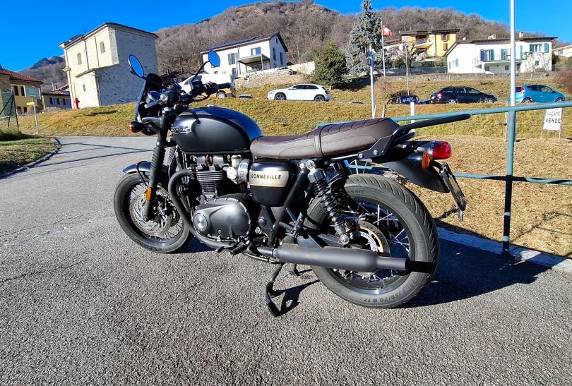 TRIUMPH BONNEVILLE t120, Svizzera