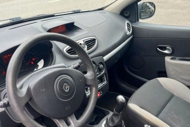 RENAULT CLIO SW 1.2 BENZINA 75 CV 155'000 KM, Used, Switzerland, Bellinzona