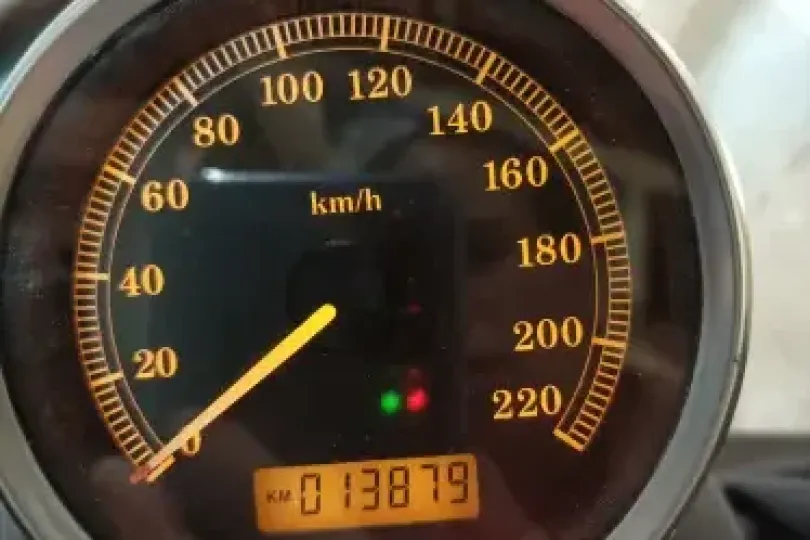 Moto Harley Davidson Bobber Sportster R 883 