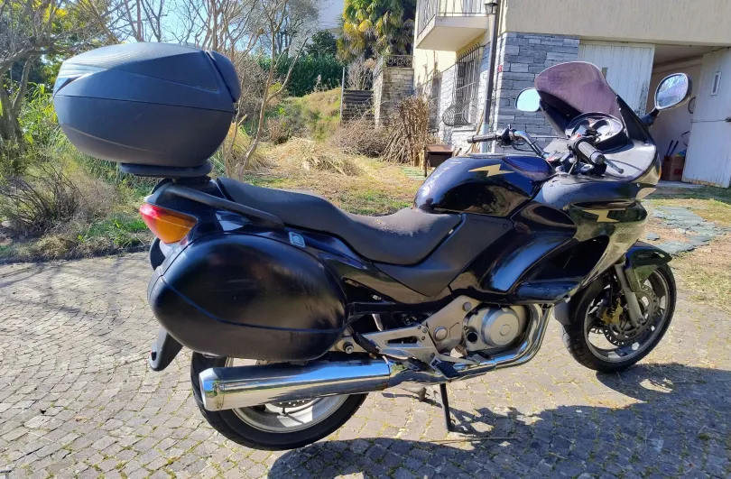 HONDA NT 650 V Deauville (cert. tipo 6HA133), Usato, Svizzera, Contra