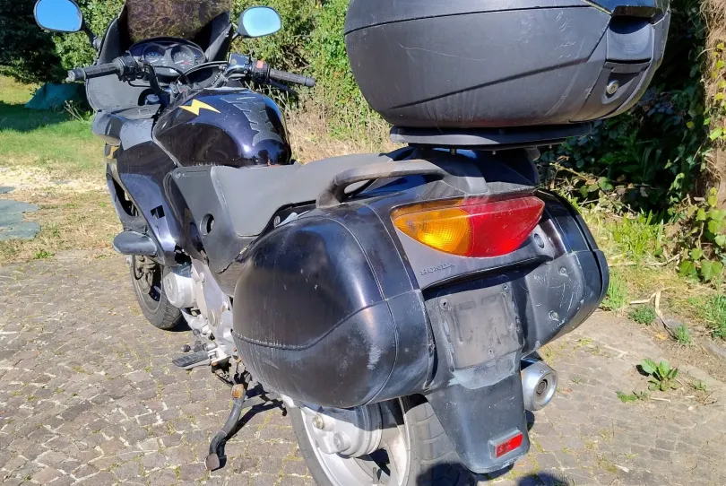 HONDA NT 650 V Deauville (cert. tipo 6HA133), Usato, Svizzera, Contra
