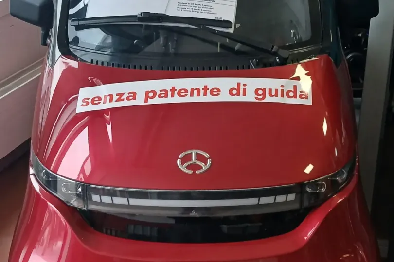 vendo minicar senza patente , Schweiz, Camorino
