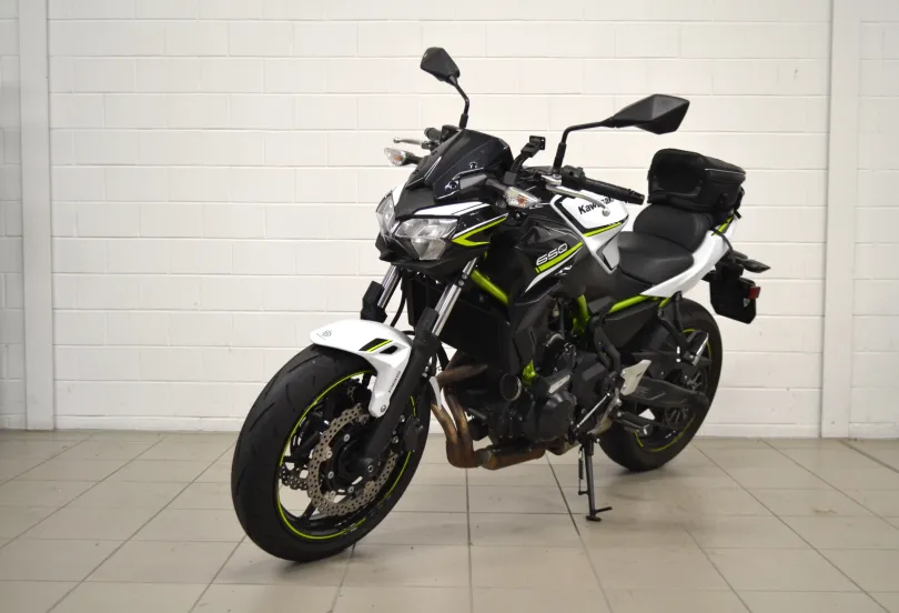 KAWASAKI Z 650 (35kW), Usato, Svizzera, Camorino