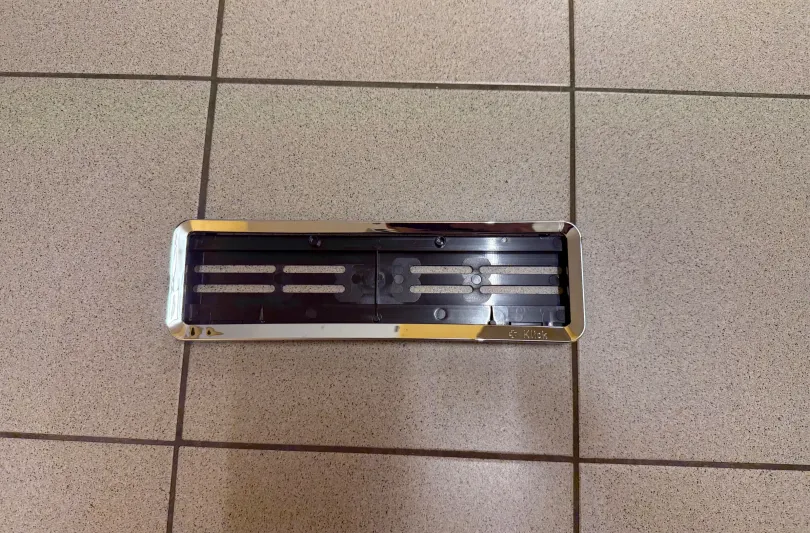 Portatarga porta targa cromato Swiss click