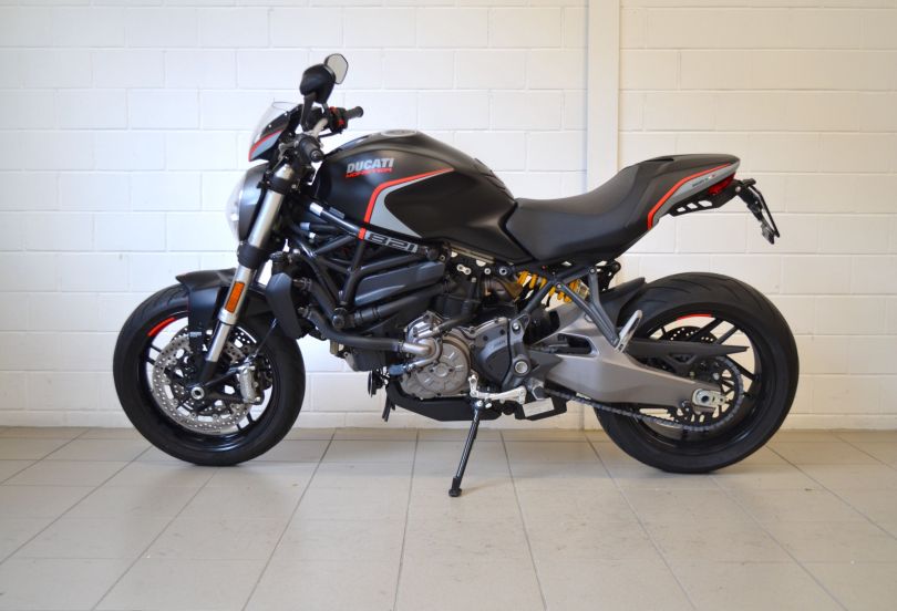 Ducati Monster 821 Stealth, Used, Switzerland, Camorino