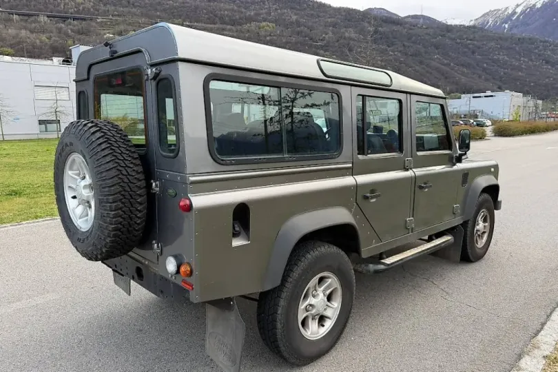 Land Rover Defender 110 2.4 tdi, Used, Switzerland