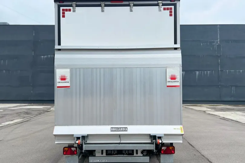 ACKERMANN 3.5T Kasten mit Hebebühne und Durchlades, Svizzera, Hunenberg