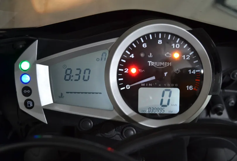 TRIUMPH Daytona 675 - Possibile 35kW, Usato, Svizzera, Camorino