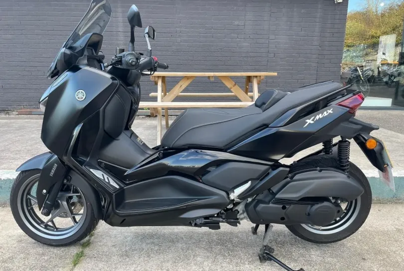 2024 Yamaha X-Max 125 Tech Max in Schwarz, Usato, Svizzera, Basel