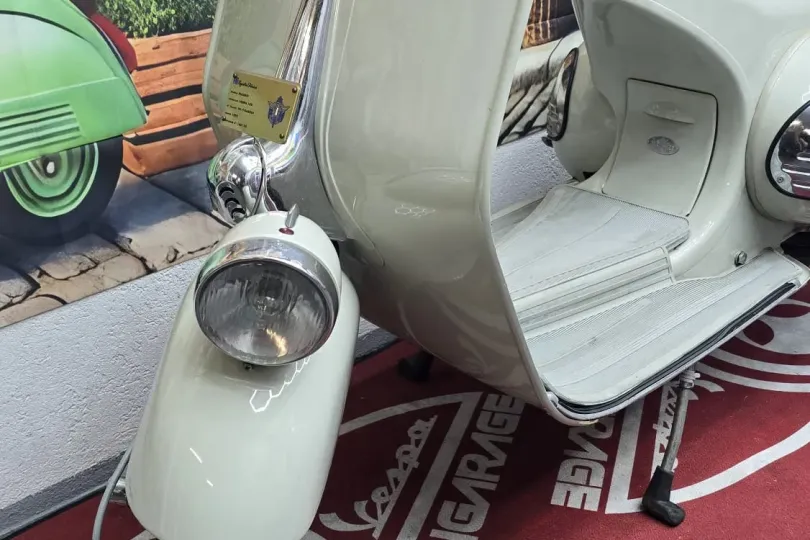 Vespa faro basso, Usato, Svizzera, Bellinzona