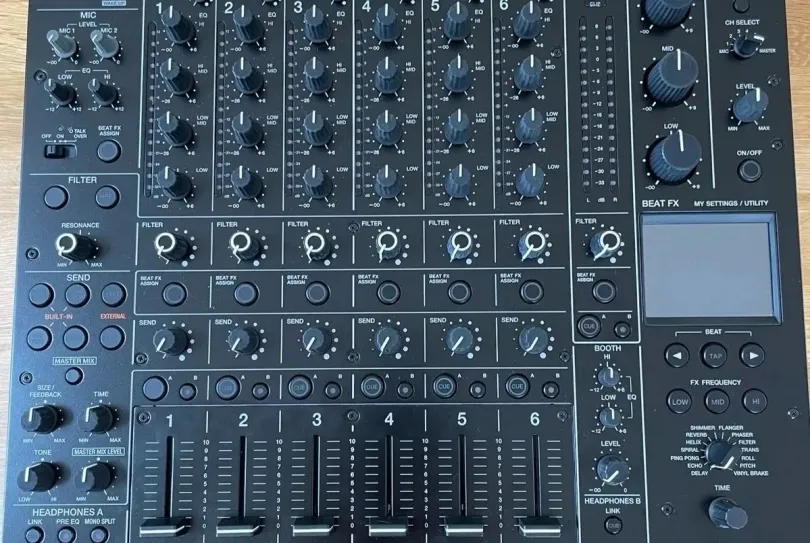 Pioneer CDJ 3000 (2x), Pioneer PLX-CRSS12 (2x), Pi, Svizzera, Basel