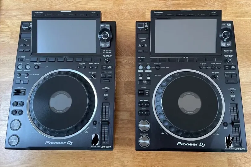 Pioneer CDJ 3000 (2x), Pioneer PLX-CRSS12 (2x), Pi, Svizzera, Basel