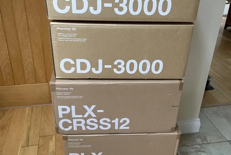 Pioneer CDJ 3000 (2x), Pioneer PLX-CRSS12 (2x), Pi, Svizzera, Basel